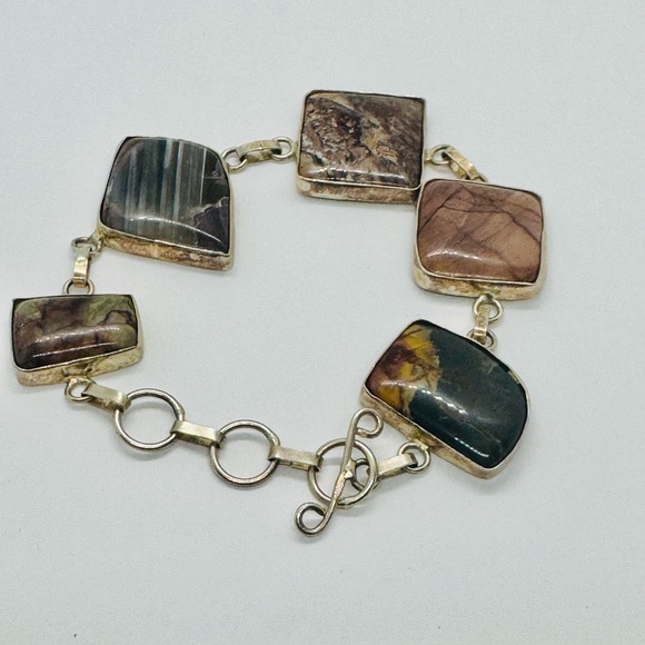 Elegant Multicolor Stone Bracelet - Picture 8 of 8